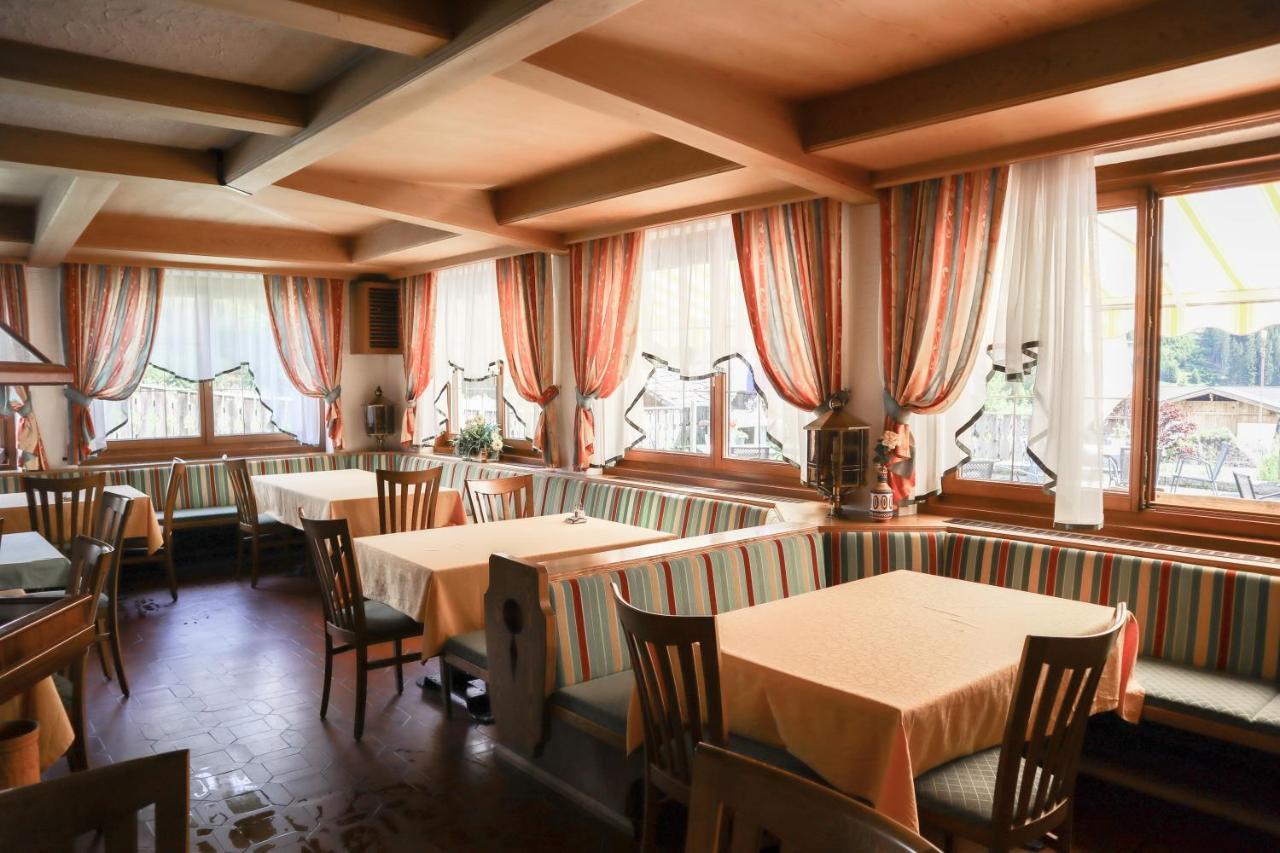 Gasthof Albergo Neuwirt Val di Vizze Luaran gambar