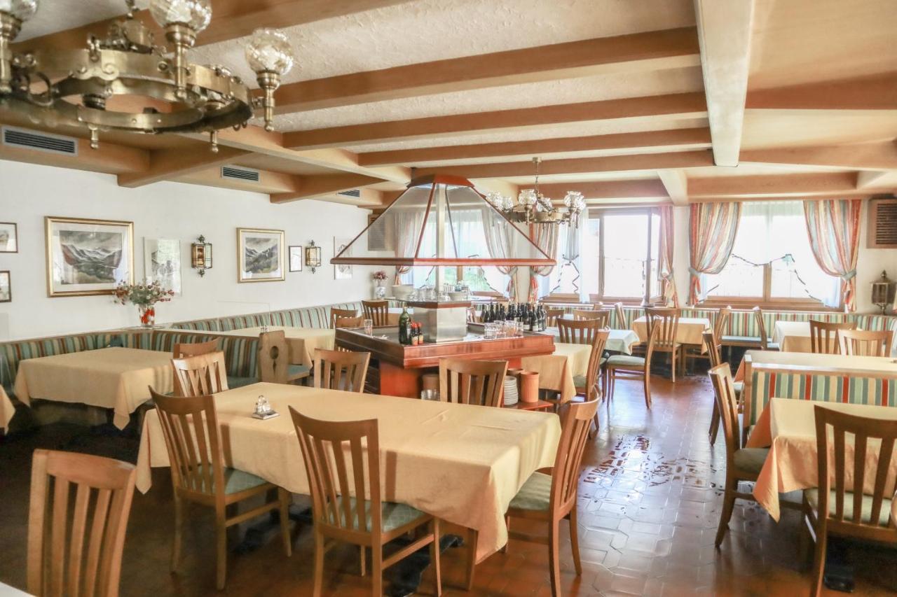 Gasthof Albergo Neuwirt Val di Vizze Luaran gambar